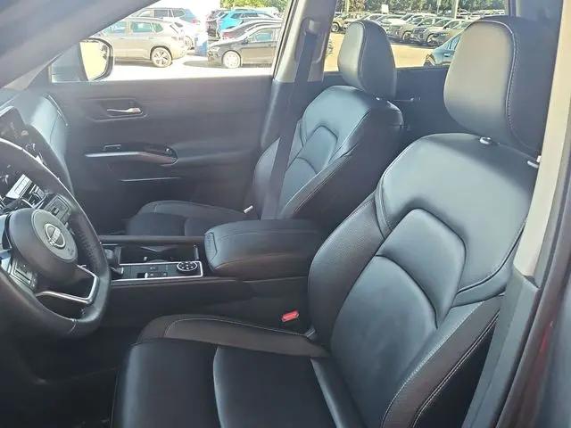 2025 Nissan Pathfinder SL 4WD