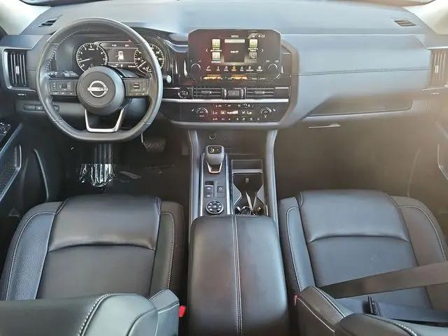 2025 Nissan Pathfinder SL 4WD