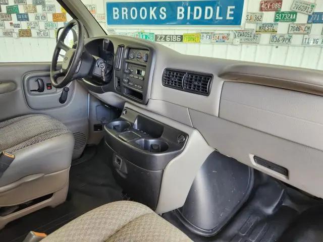 2001 Chevrolet Express Base
