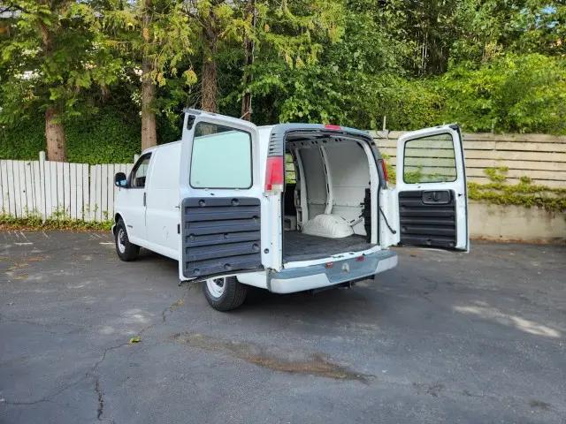 2001 Chevrolet Express Base