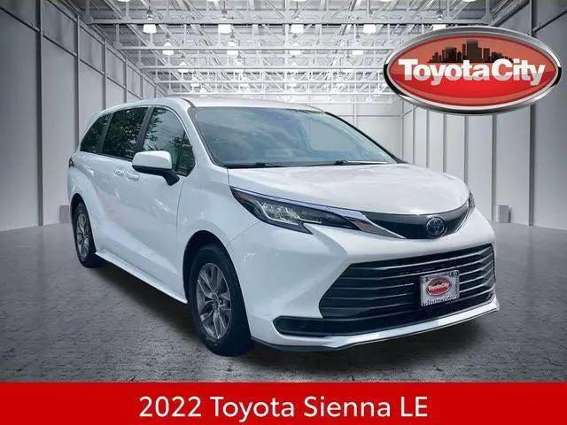 2022 Toyota Sienna LE for sale in Mamaroneck, NY