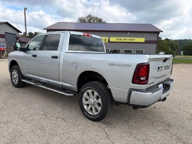 2026 Ram 3500 Big Horn Crew Cab 4x4 64 Box