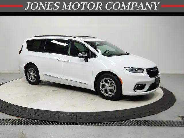 2023 Chrysler Pacifica Limited for sale in Savannah, TN