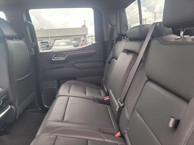 2023 GMC Sierra 1500 4WD Crew Cab Short Box SLT