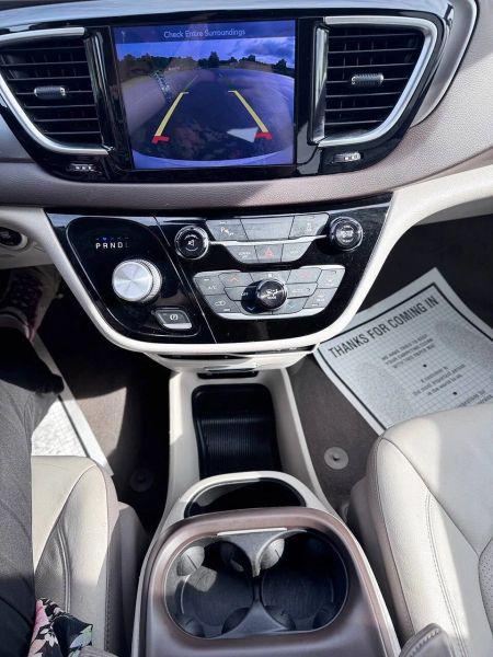 2017 Chrysler Pacifica Touring-L Plus