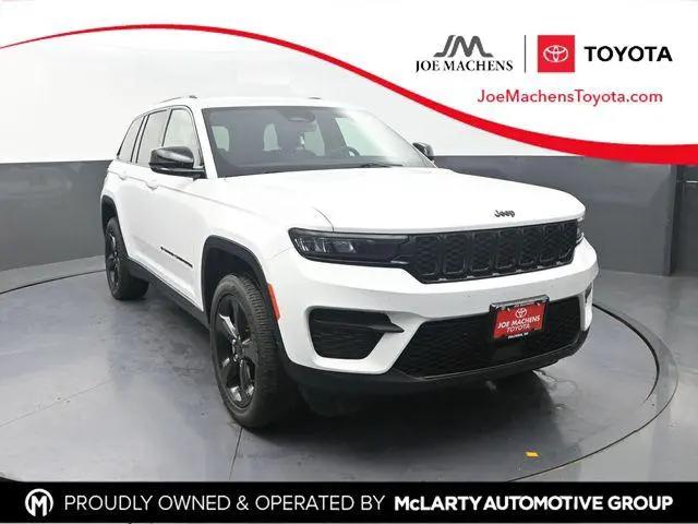 2025 Jeep Grand Cherokee Altitude 4x4 for sale in Columbia, MO