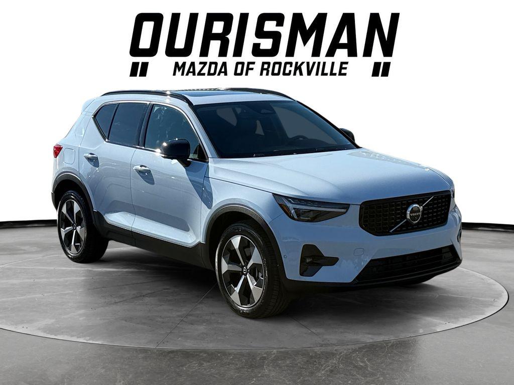 /2026 Volvo XC40
