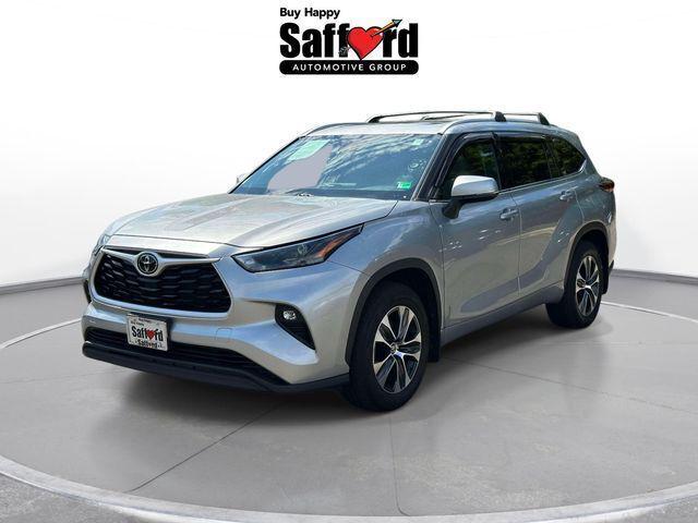2022 Toyota Highlander XLE 2022 Toyota Highlander XLE