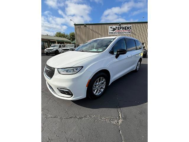 2025 Chrysler Pacifica Select for sale in Danville, WV