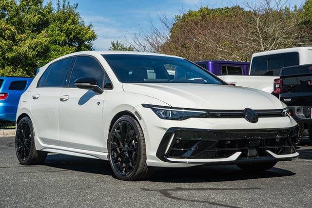 2025 Volkswagen Golf R 2.0T Black Edition 2025 Volkswagen Golf R 2.0T Black Edition