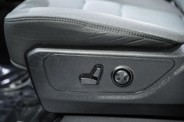 2023 Ram 1500 Big Horn Crew Cab 4x4 57 Box