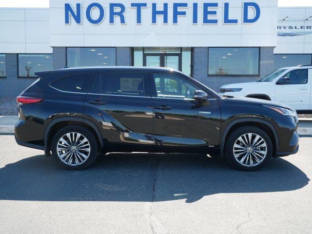 2021 Toyota Highlander Hybrid Platinum for sale in Northfield, MN