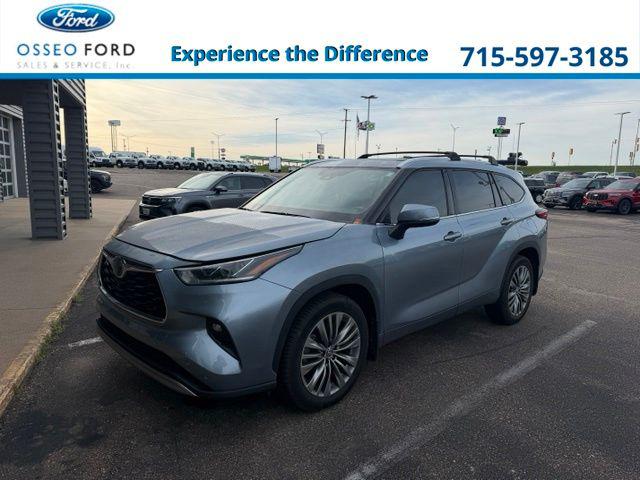 2020 Toyota Highlander Platinum for sale in Osseo, WI