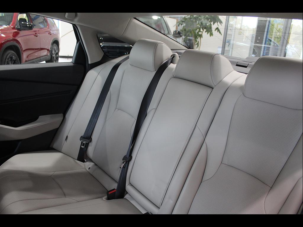 2026 Honda Accord Hybrid Touring - Photo 17