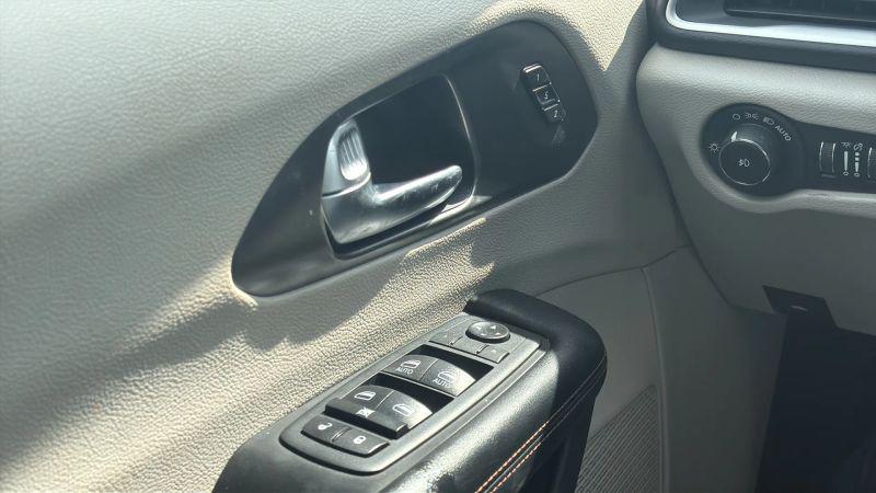 2020 Chrysler Pacifica Touring L