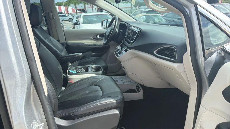 2020 Chrysler Pacifica Touring L