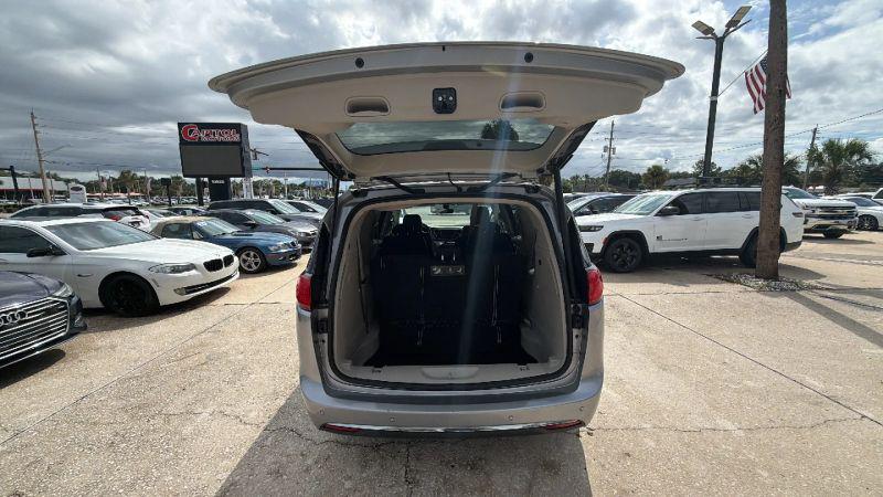 2020 Chrysler Pacifica Touring L
