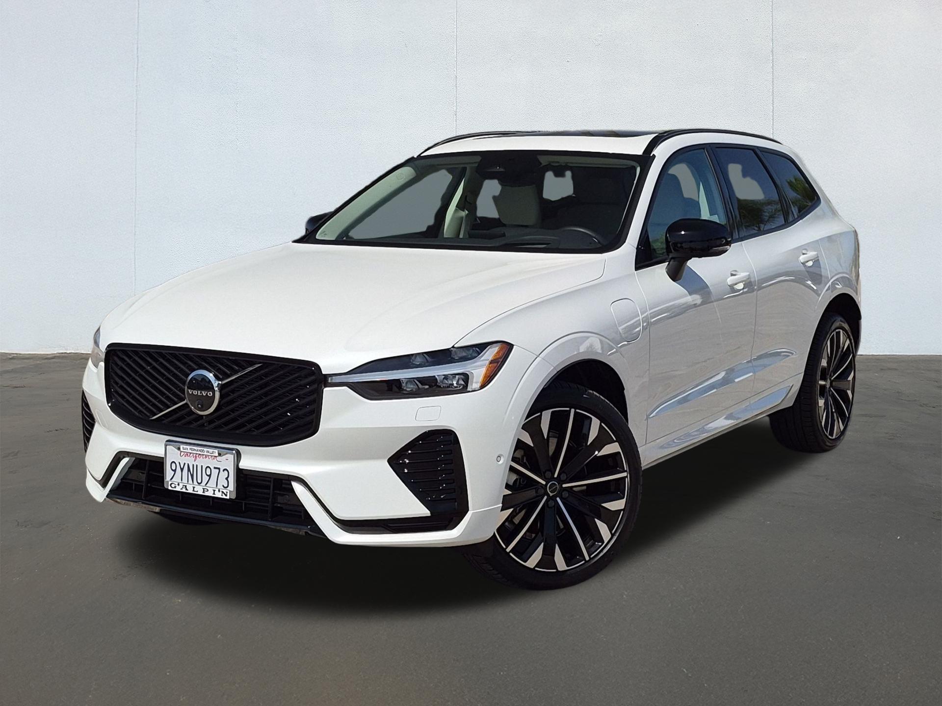 Crystal White Metallic 2026 Volvo XC60 SUV / Crossover All-Wheel Drive Automatic