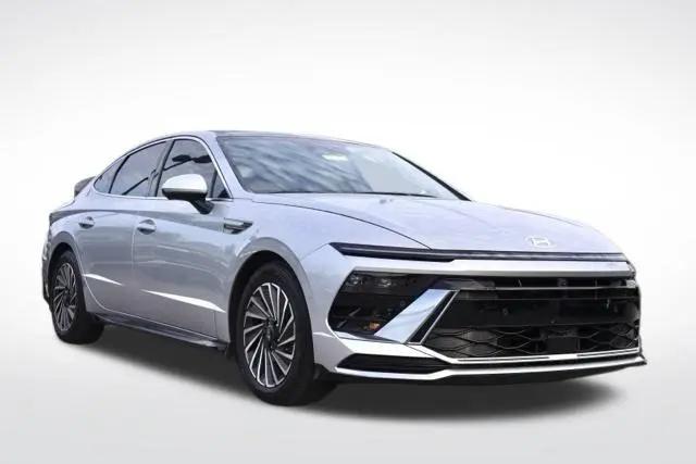 2025 Hyundai Sonata Hybrid Limited for sale in Louisville, KY