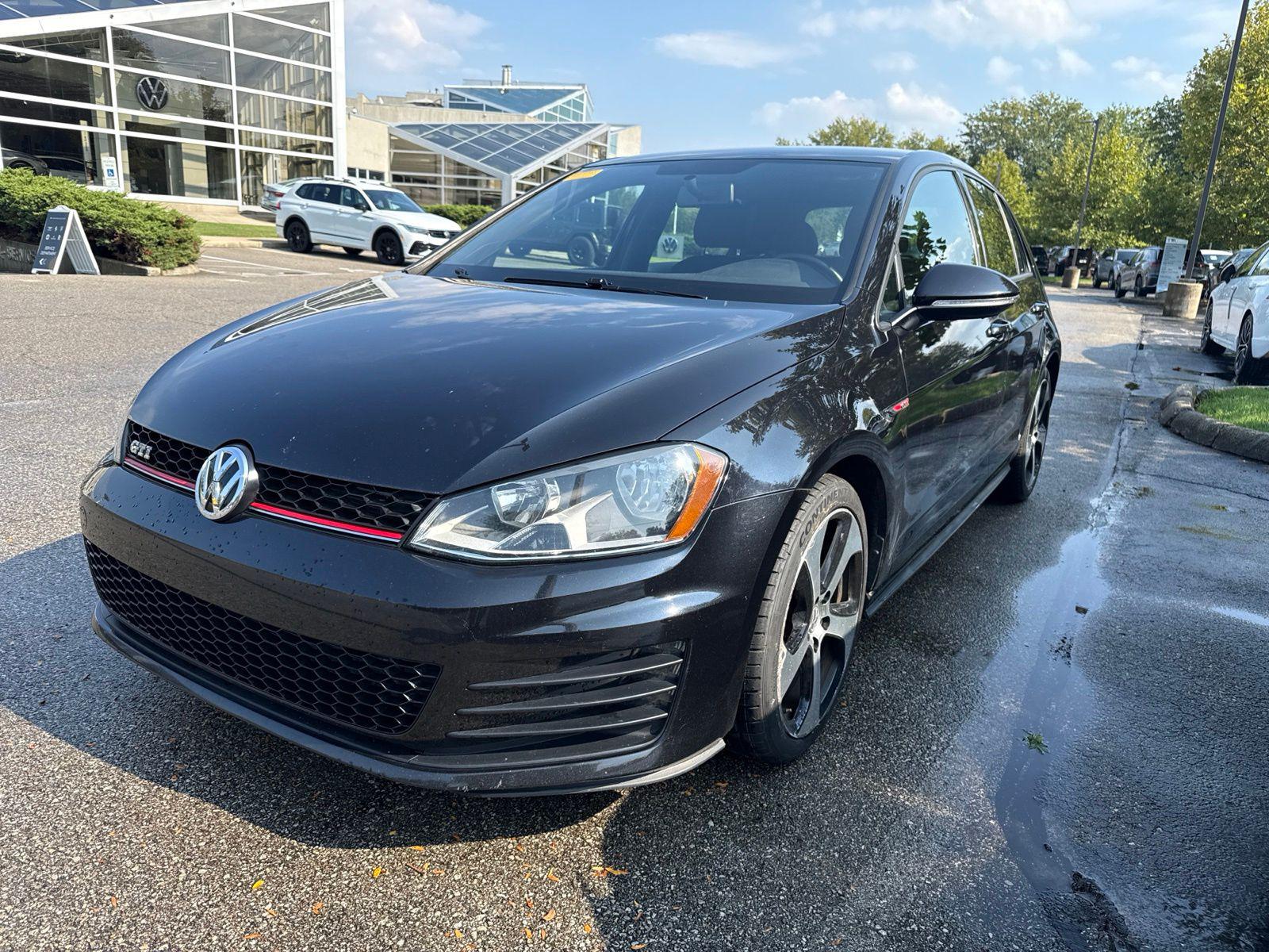 /2017 Volkswagen Golf-GTI