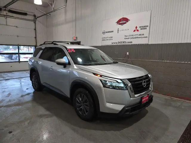 2024 Nissan Pathfinder SV 4WD for sale in Cedar Falls, IA
