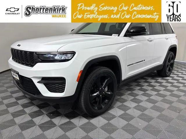 2025 Jeep Grand Cherokee Altitude X 4x4 for sale in Waukee, IA