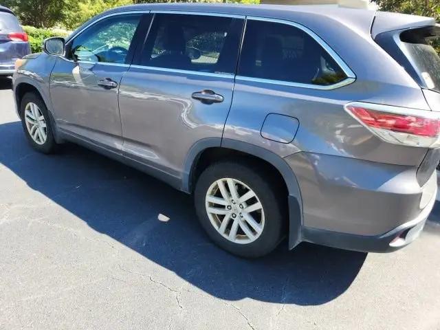 2015 Toyota Highlander LE V6