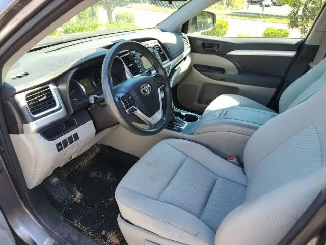 2015 Toyota Highlander LE V6