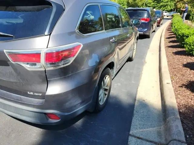 2015 Toyota Highlander LE V6