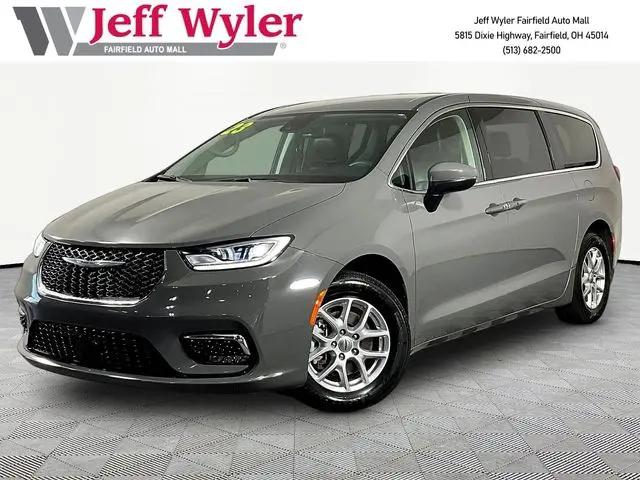 2023 Chrysler Pacifica Touring L for sale in Fairfield, OH