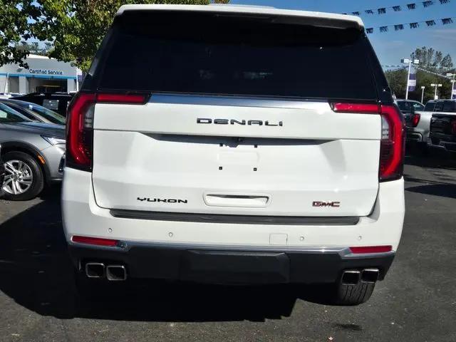 2025 GMC Yukon 4WD Denali