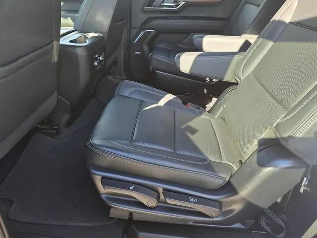 2025 GMC Yukon 4WD Denali