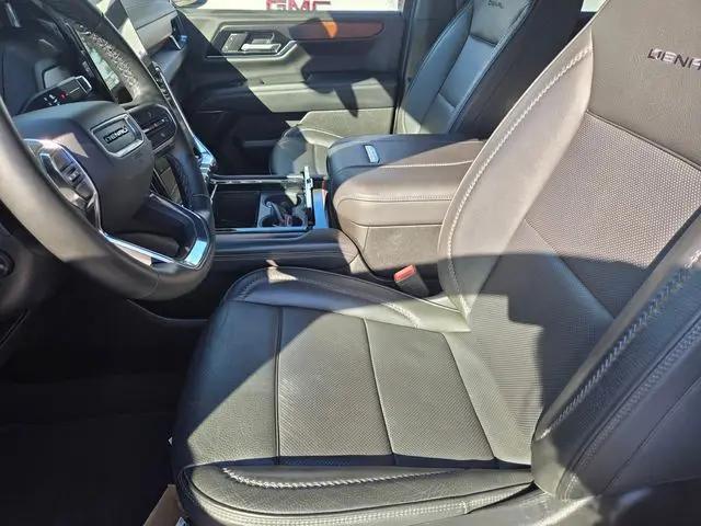 2025 GMC Yukon 4WD Denali