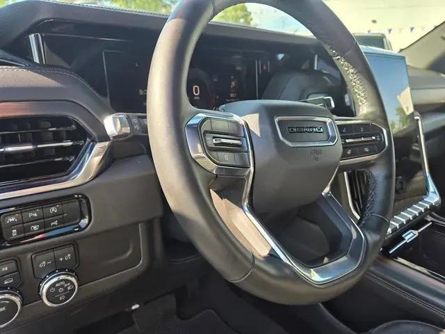 2025 GMC Yukon 4WD Denali