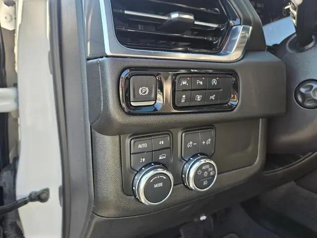 2025 GMC Yukon 4WD Denali