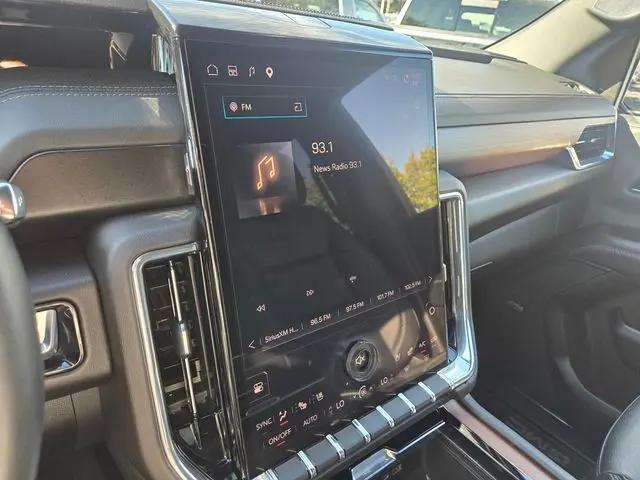2025 GMC Yukon 4WD Denali
