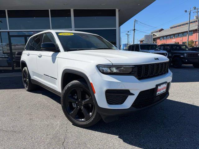 2023 Jeep Grand Cherokee Altitude 4x4 2023 Jeep Grand Cherokee Altitude 4x4