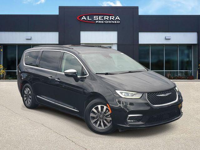 2022 Chrysler Pacifica Hybrid Limited for sale in Grand Blanc, MI