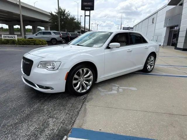 2019 Chrysler 300 Touring L