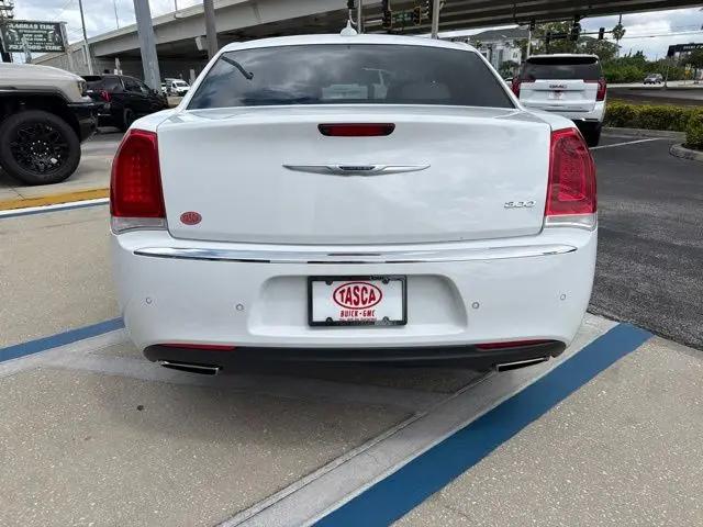 2019 Chrysler 300 Touring L