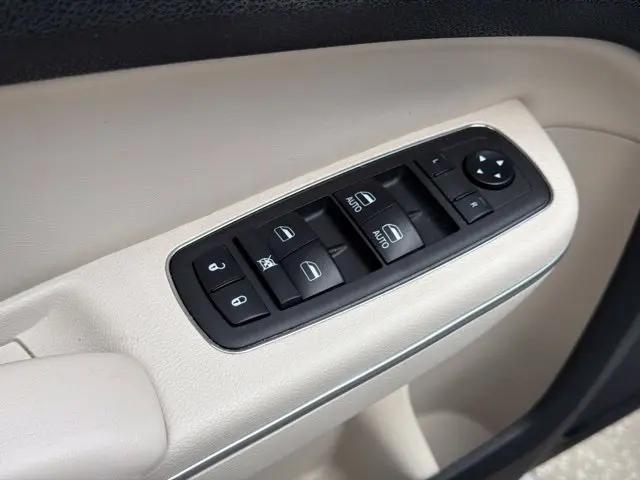2019 Chrysler 300 Touring L