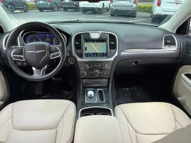 2019 Chrysler 300 Touring L