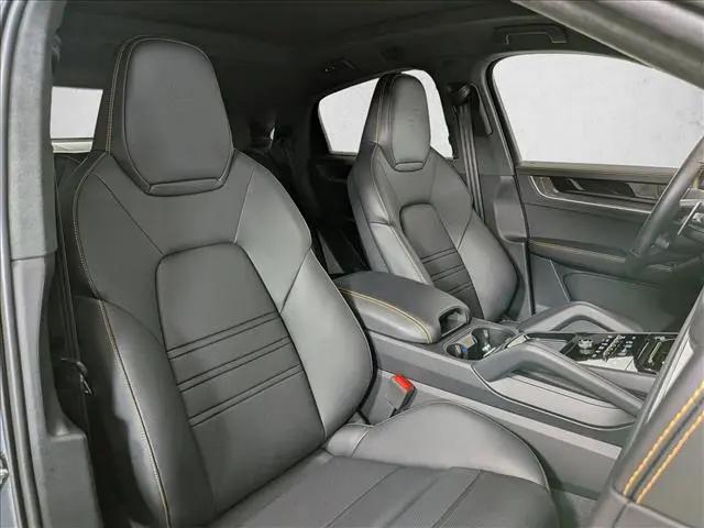 2026 Porsche Cayenne E-Hybrid Turbo