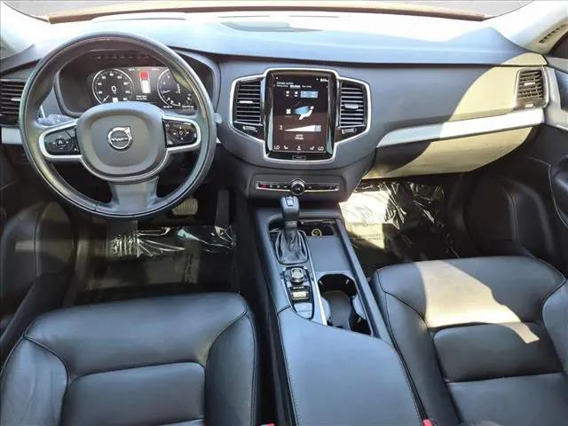 2021 Volvo XC90 T5 Momentum 7 Passenger