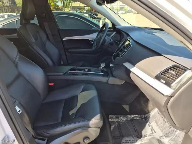 2021 Volvo XC90 T5 Momentum 7 Passenger