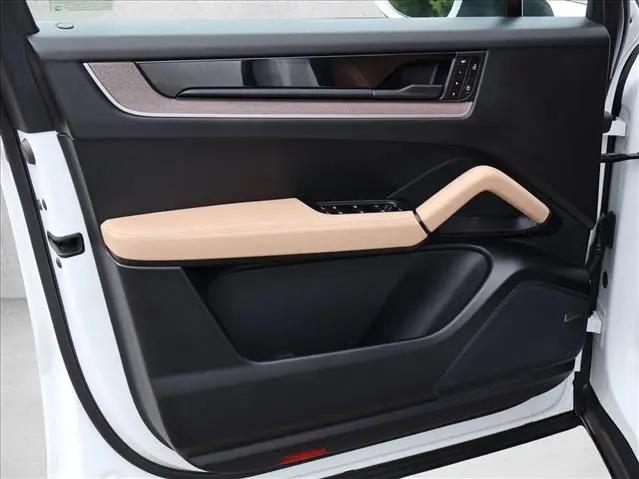 2025 Porsche Cayenne Cayenne