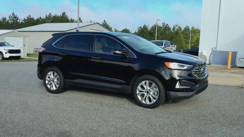 2023 Ford Edge Titanium