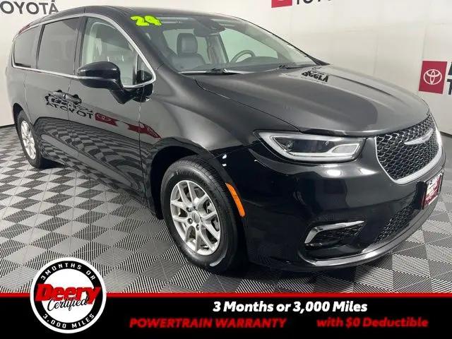2024 Chrysler Pacifica Touring L for sale in Cedar Falls, IA