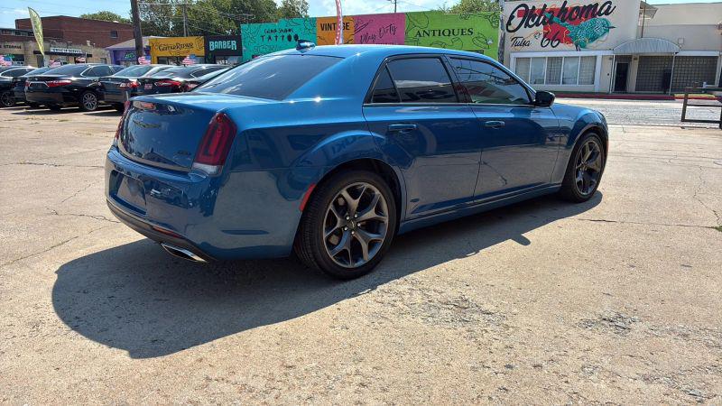 2021 Chrysler 300 Touring