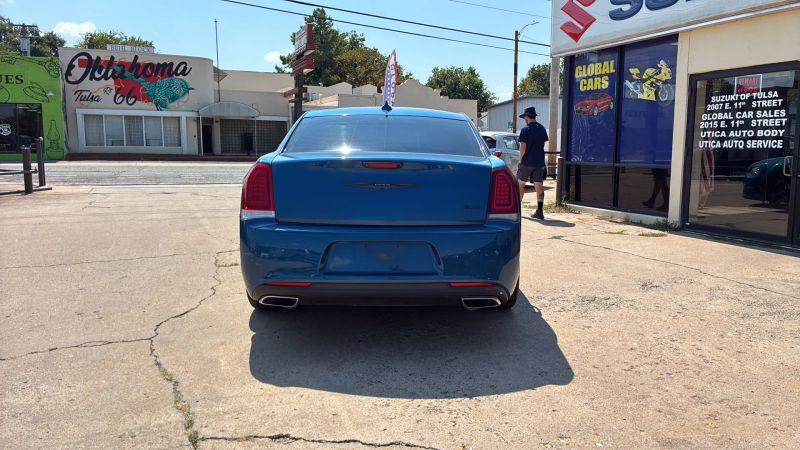 2021 Chrysler 300 Touring